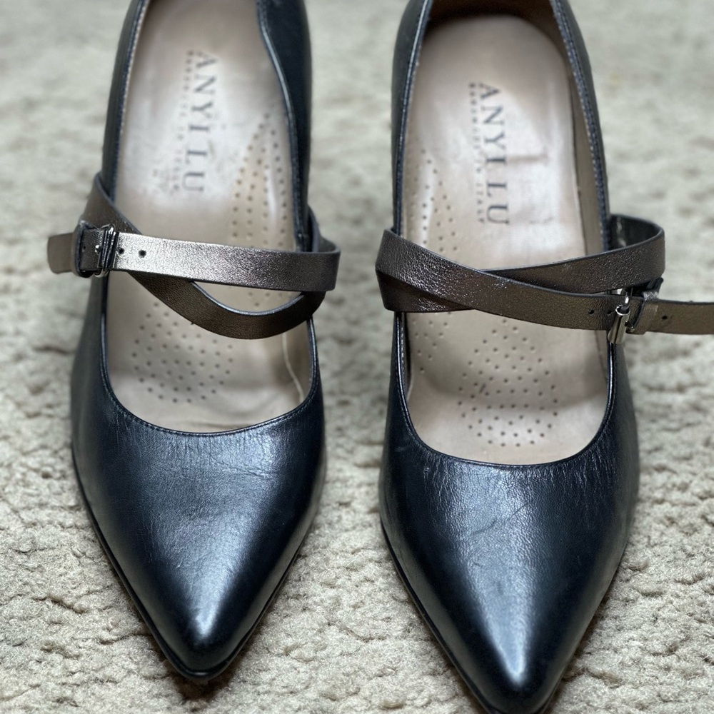 ANYI LU SOPHIA Handmade Leather VERSATILE HEELS BLACK / METALLIC STRAP SZ 38.5